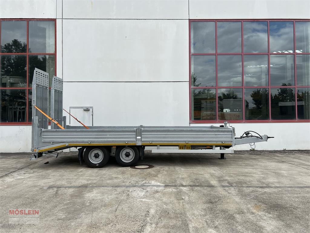Anhänger типа Möslein TT11 BR Neuer Tandemtieflader, breit Rampen, Gebrauchtmaschine в Schwebheim (Фотография 1)