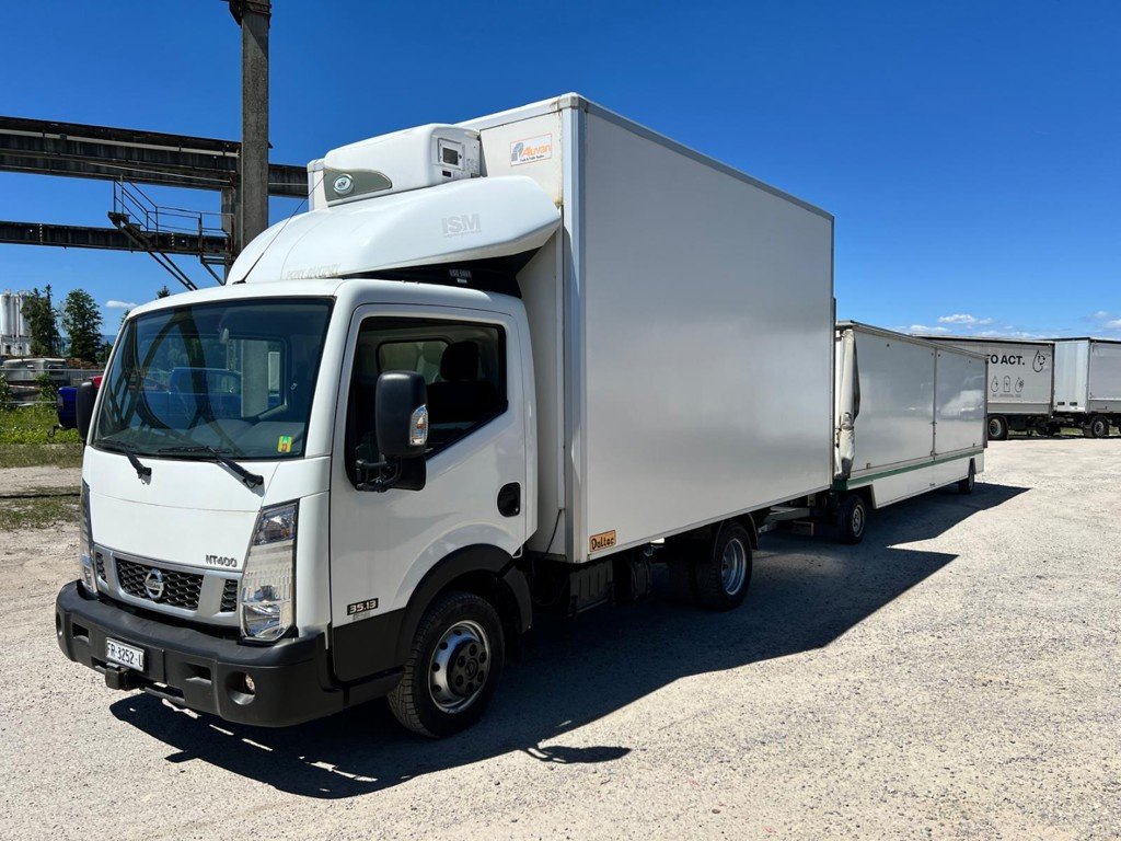 Anhänger des Typs Nissan Zugfahrzeug Nissan N400, Gebrauchtmaschine in Avenches (Bild 3)
