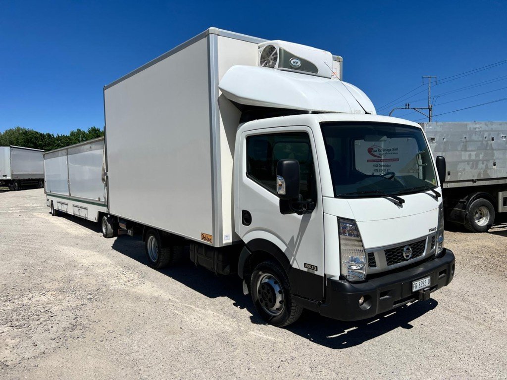 Anhänger des Typs Nissan Zugfahrzeug Nissan N400, Gebrauchtmaschine in Avenches (Bild 2)