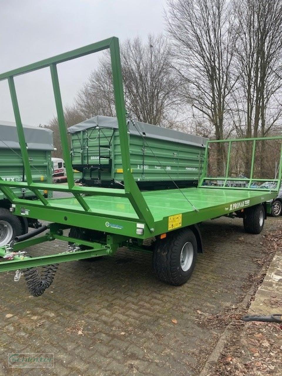 Anhänger des Typs PRONAR Ballenwagen TO 22, Neumaschine in Idstein-Wörsdorf (Bild 1)