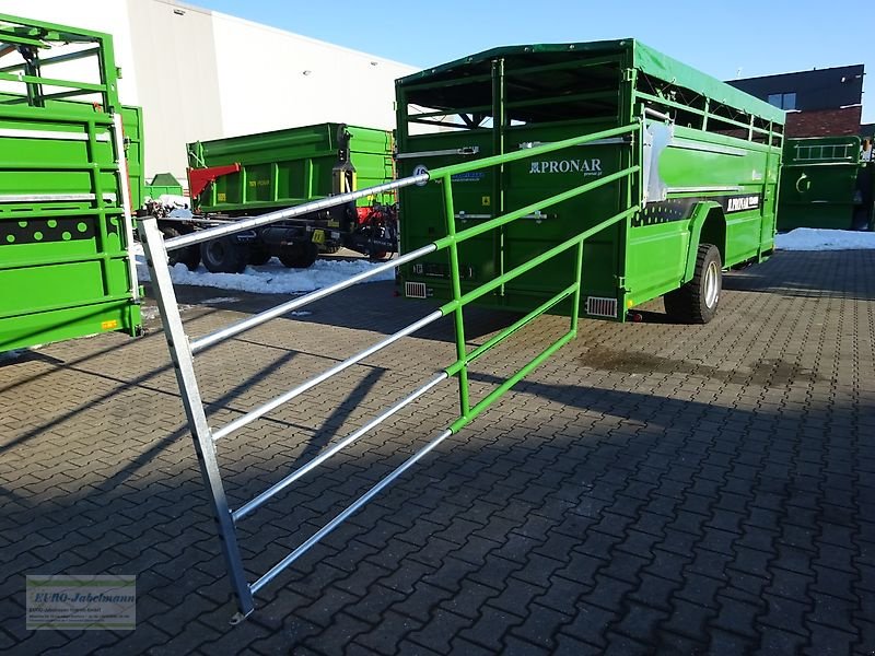 Anhänger des Typs PRONAR Viehtransportanhänger Kurier TO 46 H, 11 to, hydr. absenkbar, NEU, ab Lager, Neumaschine in Itterbeck (Bild 10)