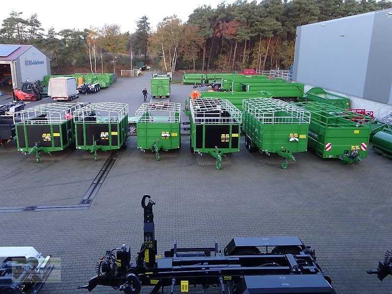 Anhänger of the type PRONAR Viehtransporter, 6, 8, 10, 12, GV, Einachs + Tandem + hydr. absenkbar, NEU, ab Lager, Neumaschine in Itterbeck (Picture 2)