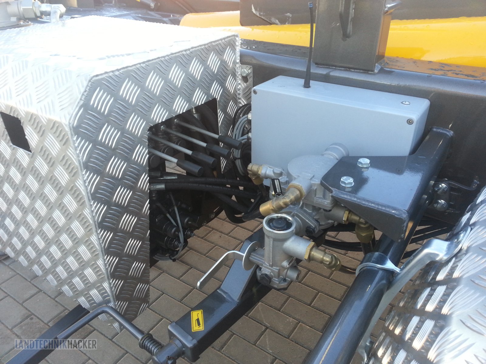 Anhänger des Typs Stronga HL 180 DT, Neumaschine in Gotteszell (Bild 4)