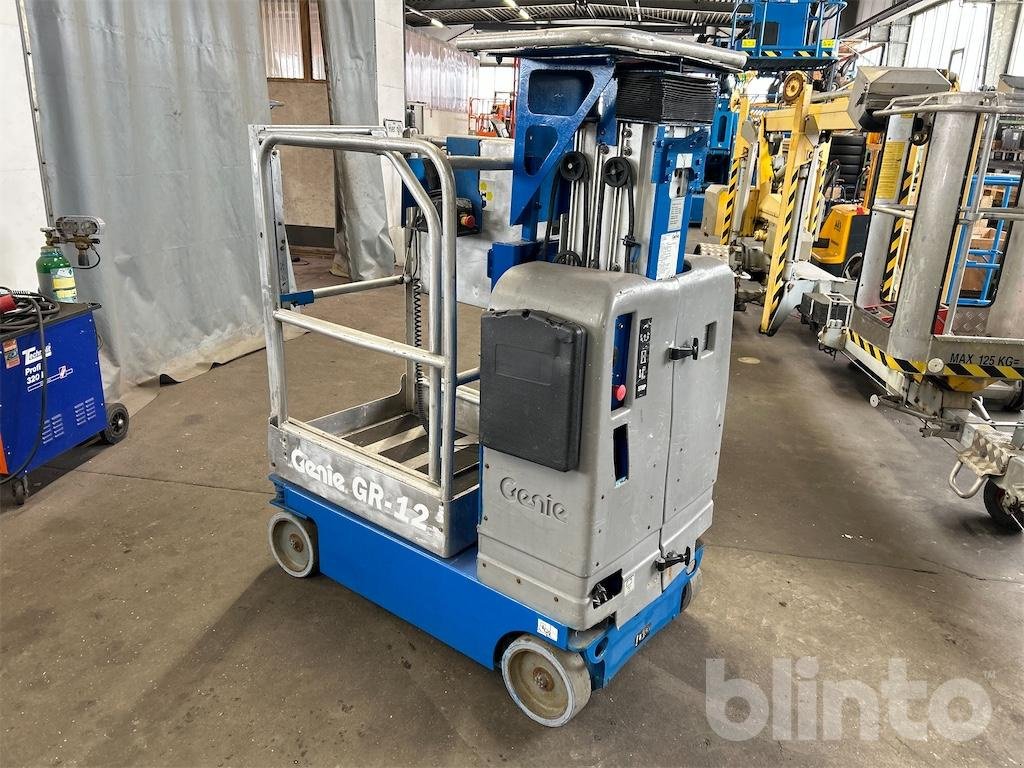 Anhängerarbeitsbühne του τύπου Genie GR-12, Gebrauchtmaschine σε Düsseldorf (Φωτογραφία 4)