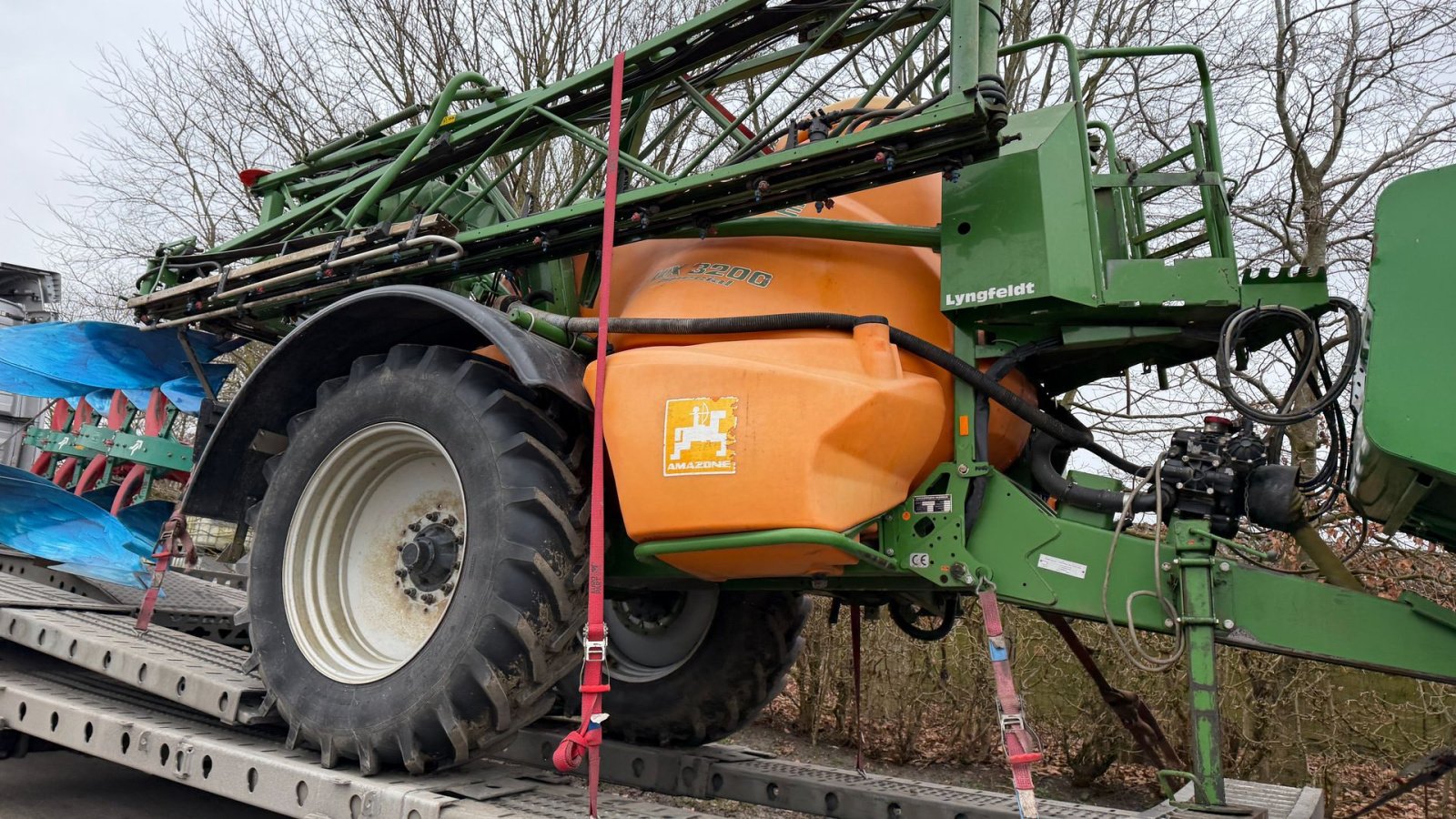 Anhängespritze van het type Amazone UX 3200 MED 24 METER BOM!, Gebrauchtmaschine in Nørager (Foto 1)