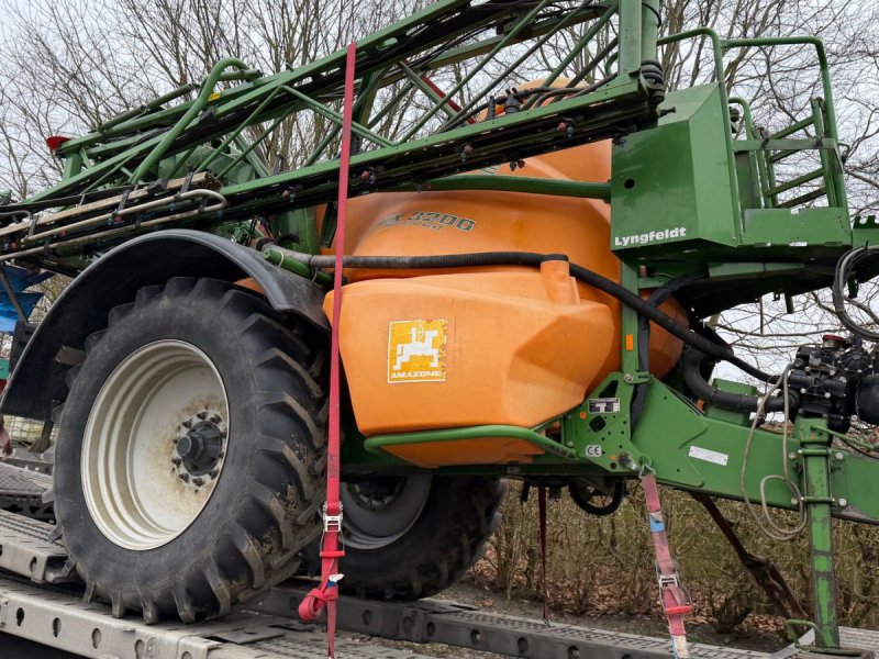 Anhängespritze типа Amazone UX 3200 MED 24 METER BOM!, Gebrauchtmaschine в Nørager
