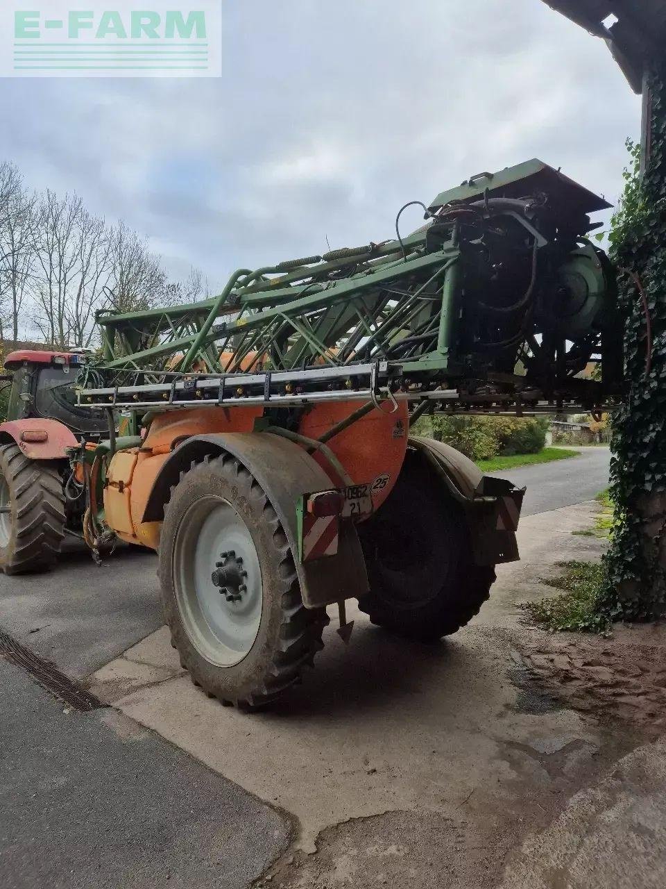 Anhängespritze типа Amazone ux 4200 super, Gebrauchtmaschine в CHAUVONCOURT (Фотография 3)