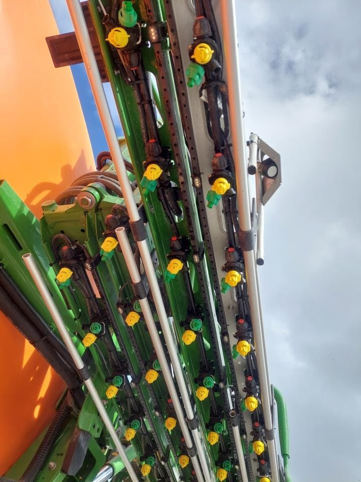 Anhängespritze of the type Amazone UX 8601 -30m- 25cm dyseafstand, Gebrauchtmaschine in Hammel (Picture 10)