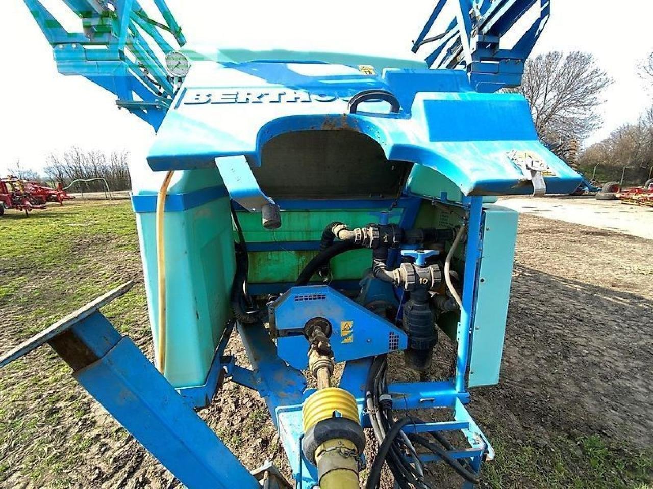 Anhängespritze des Typs Berthoud racer classic 32, Gebrauchtmaschine in SZEGED (Bild 17)