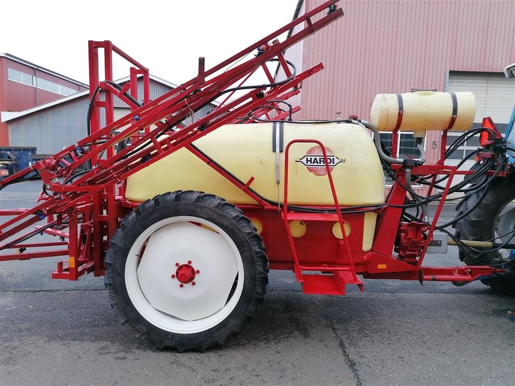 Anhängespritze of the type Hardi 2400L 18m. Kemifylder 2500 l tank + 100 l rent vand, Gebrauchtmaschine in Årre (Picture 3)