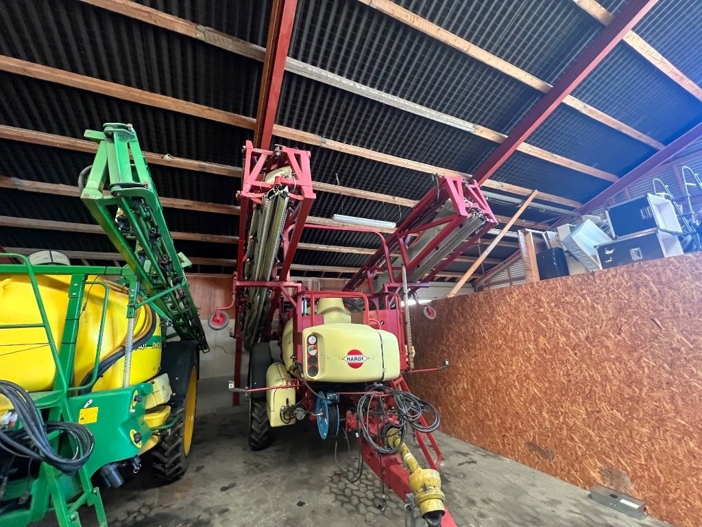 Anhängespritze typu Hardi Commander 2800 Twin Force, Gebrauchtmaschine w Mern (Zdjęcie 5)