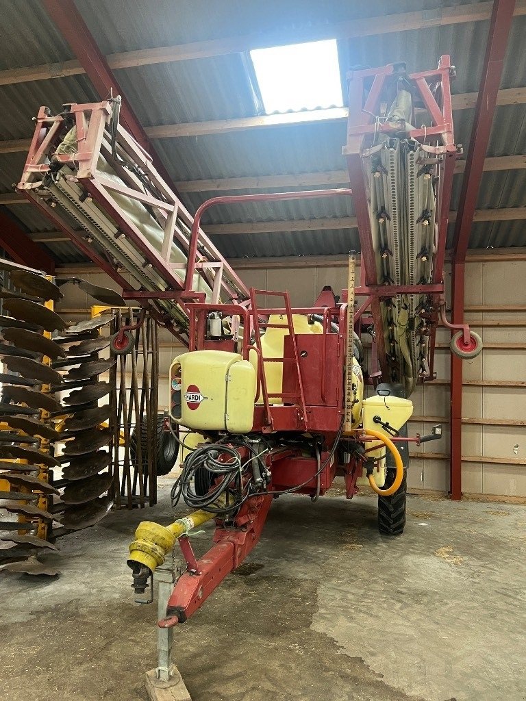 Anhängespritze typu Hardi Commander 2800 Twin Force, Gebrauchtmaschine w Mern (Zdjęcie 1)