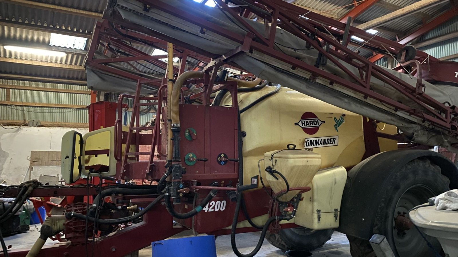 Anhängespritze del tipo Hardi Commander 4200 med luft. Sprøjten er synes i 2025., Gebrauchtmaschine In øster ulslev (Immagine 2)