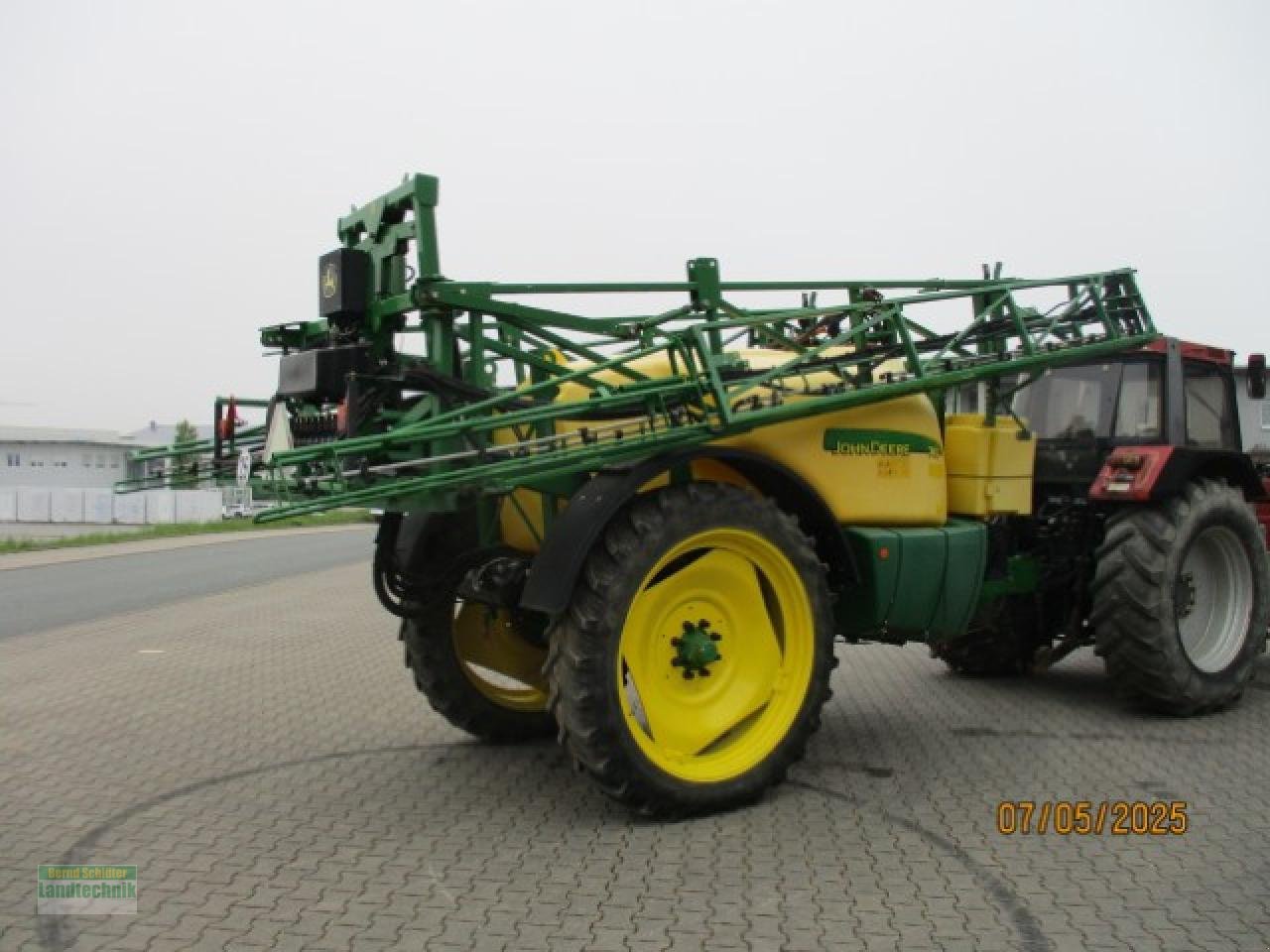 Anhängespritze des Typs John Deere 740, Gebrauchtmaschine in Büren (Bild 2)