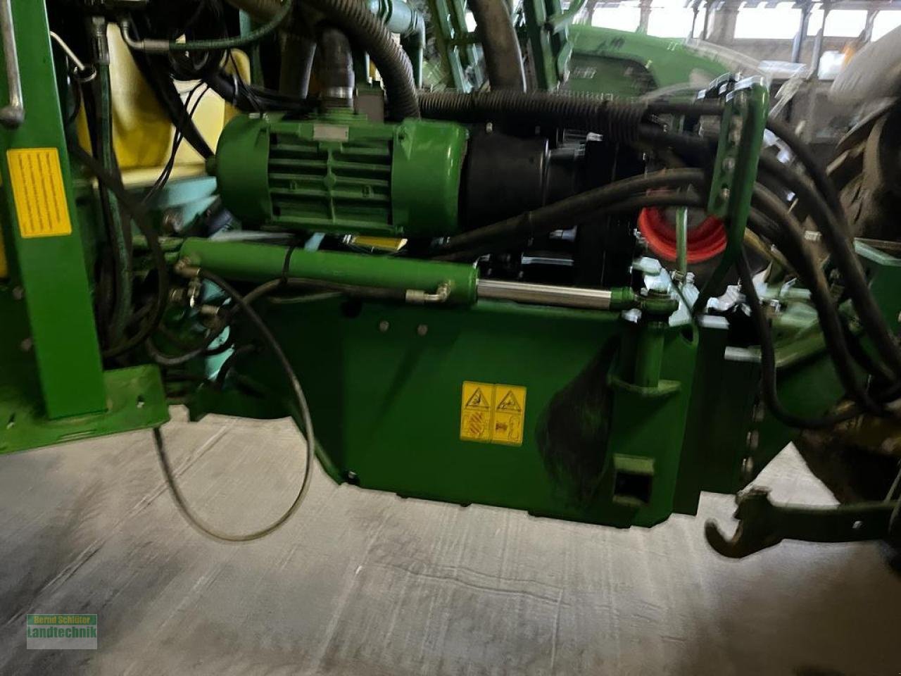 Anhängespritze des Typs John Deere 840I TF, Gebrauchtmaschine in Büren (Bild 3)