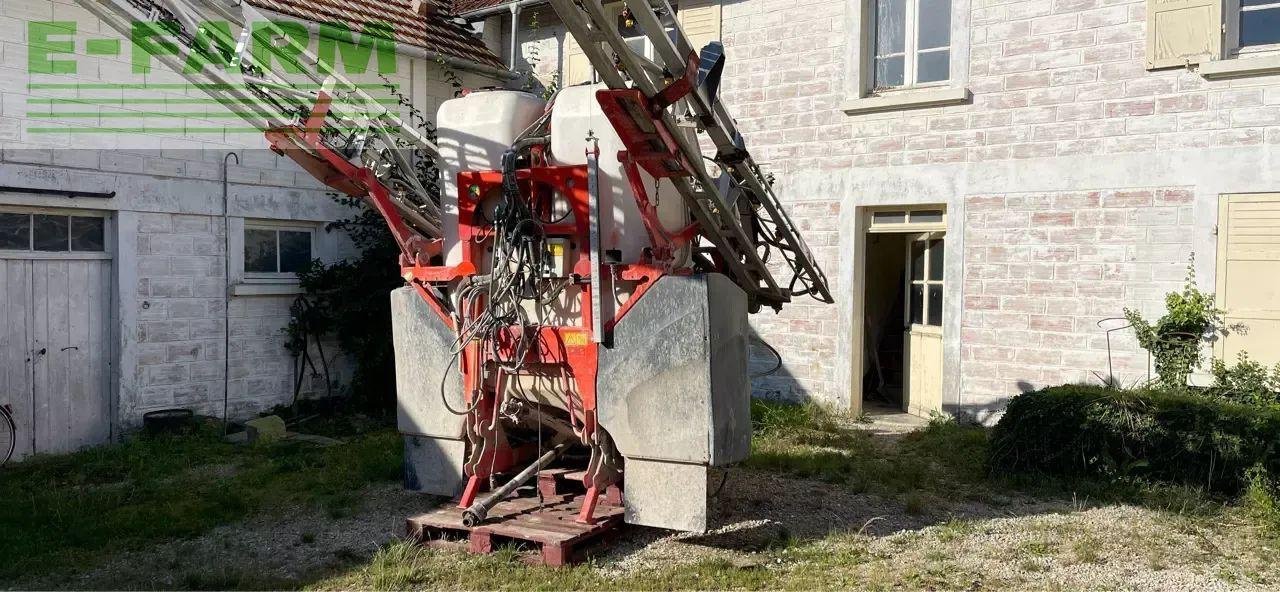 Anhängespritze du type Kuhn altis 2002, Gebrauchtmaschine en CHAUVONCOURT (Photo 5)