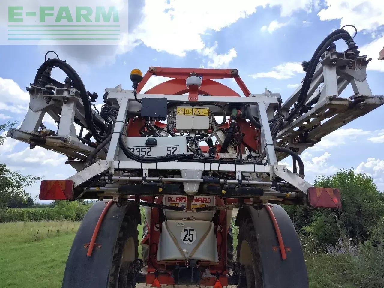 Anhängespritze типа Kuhn metris 4100, Gebrauchtmaschine в CHAUVONCOURT (Фотография 11)