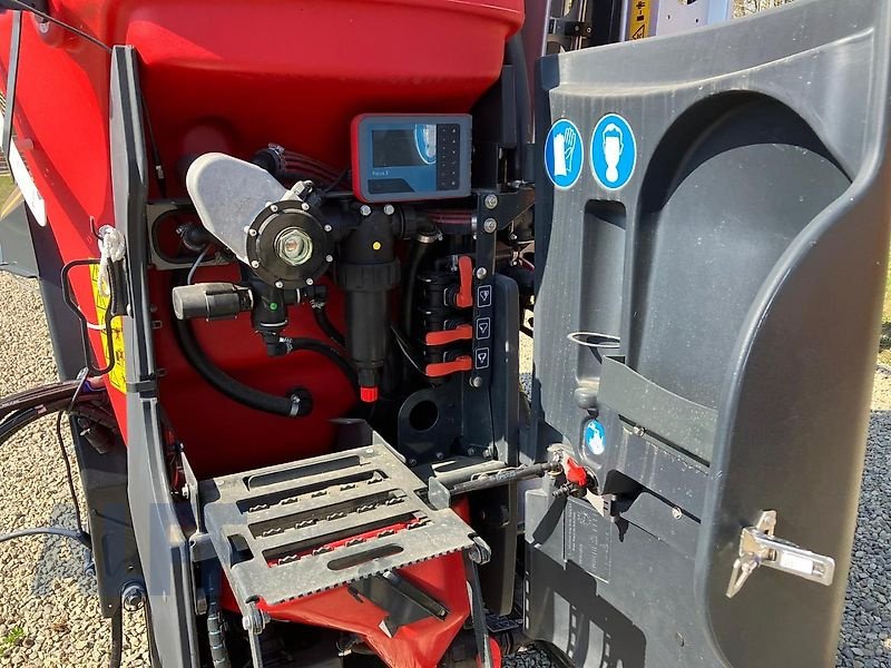 Anhängespritze des Typs Kverneland IXTER B16 15m, Neumaschine in Bitburg-Flugplatz (Bild 5)