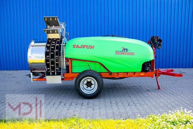 Anhängespritze des Typs MD Landmaschinen KR Obstbauspritze Tajfun SAD/U 800l, 1000l, 1500l, 2000l, Neumaschine in Zeven (Bild 2)