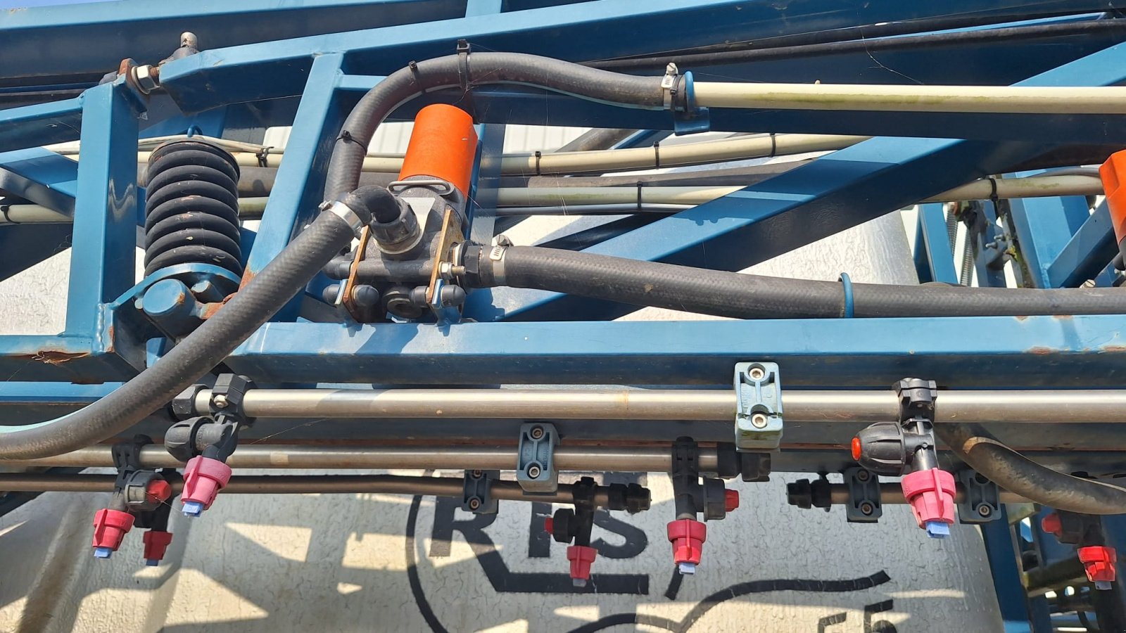 RTS Albatros 55, Gebrauchtmaschine, Baujahr: 2003 (Bild 8) Anhängespritze des Typs RTS Albatros 55, Gebrauchtmaschine in Holle- Grasdorf (Bild 8)