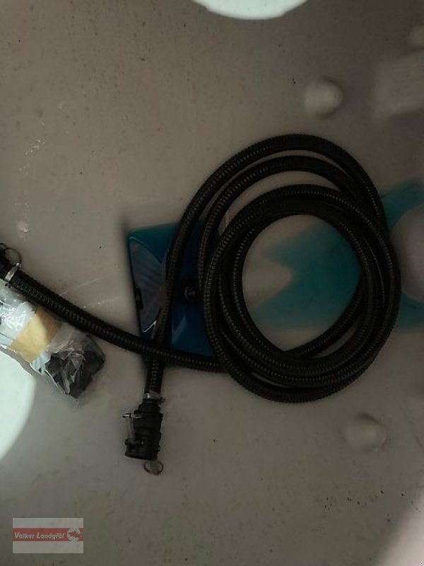 Anhängespritze des Typs Unia Fronttank Top 1200 E 1350l 19 l/min elektr. Pumpe, Neumaschine in Ostheim/Rhön (Bild 6)