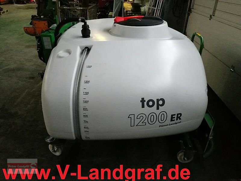 Anhängespritze des Typs Unia Fronttank Top 1200 E 1350l 19 l/min elektr. Pumpe, Neumaschine in Ostheim/Rhön (Bild 1)