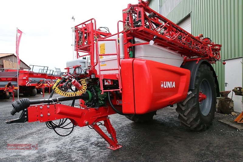 Anhängespritze des Typs Unia Heron 6036 Anhängespritze 6000 L 36 m Gestänge, Neumaschine in Ostheim/Rhön (Bild 2)