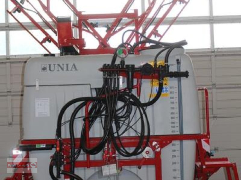 Anhängespritze des Typs Unia LUX 1015, Neumaschine in Ostheim/Rhön (Bild 1)