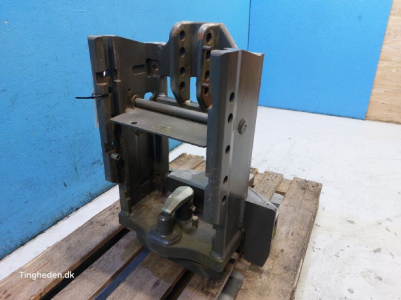 Anhängevorrichtung des Typs CLAAS Arion 500, Gebrauchtmaschine in Hemmet (Bild 3)