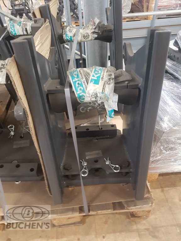 Anhängevorrichtung des Typs Kubota Anhängebock Höhenverstellbar M110-M135 GX, Neumaschine in Olpe (Bild 1)