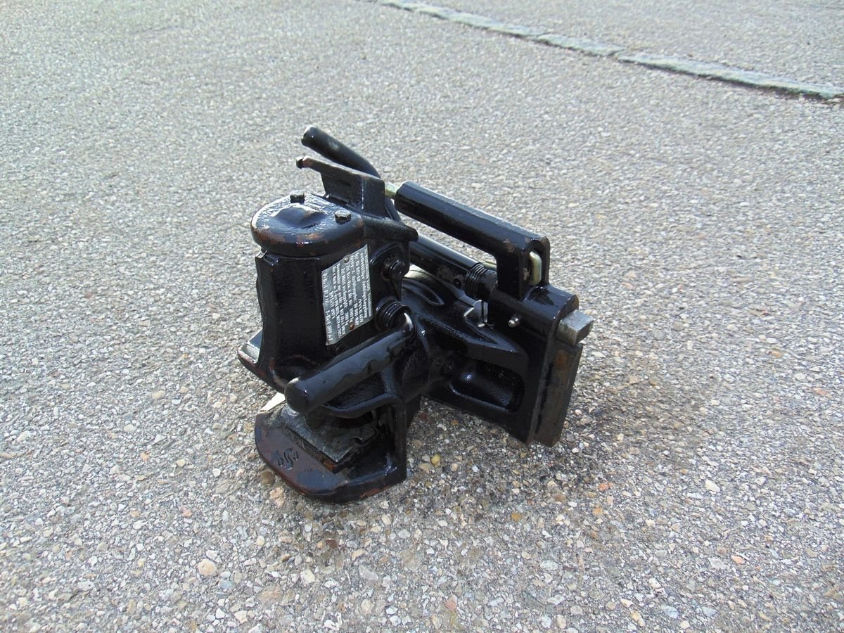 Anhängevorrichtung des Typs Steyr Anhängekupplung automatisch, 320mm, Gebrauchtmaschine in Neukirchen am Walde  (Bild 2)