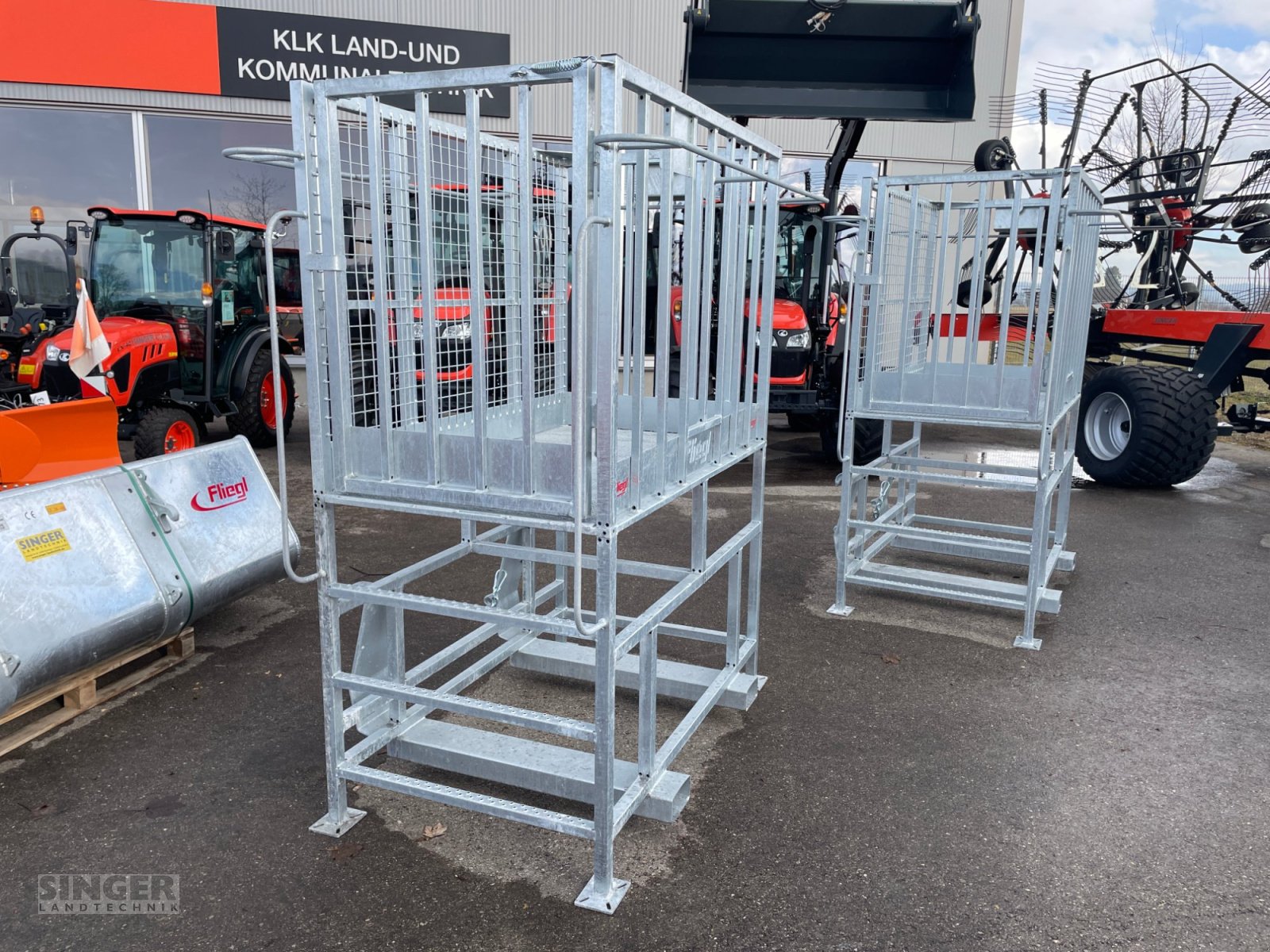 Arbeitsbühne typu Fliegl Arbeitsbühne hoch, Neumaschine w Ebenhofen (Zdjęcie 1)