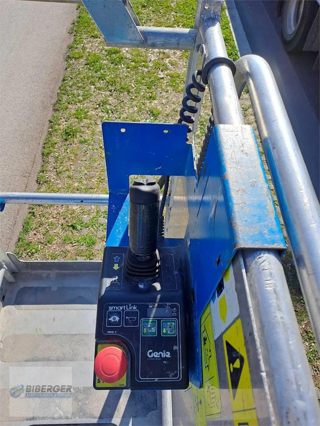 Arbeitsbühne от тип Genie GR 12, Gebrauchtmaschine в Schierling (Снимка 7)