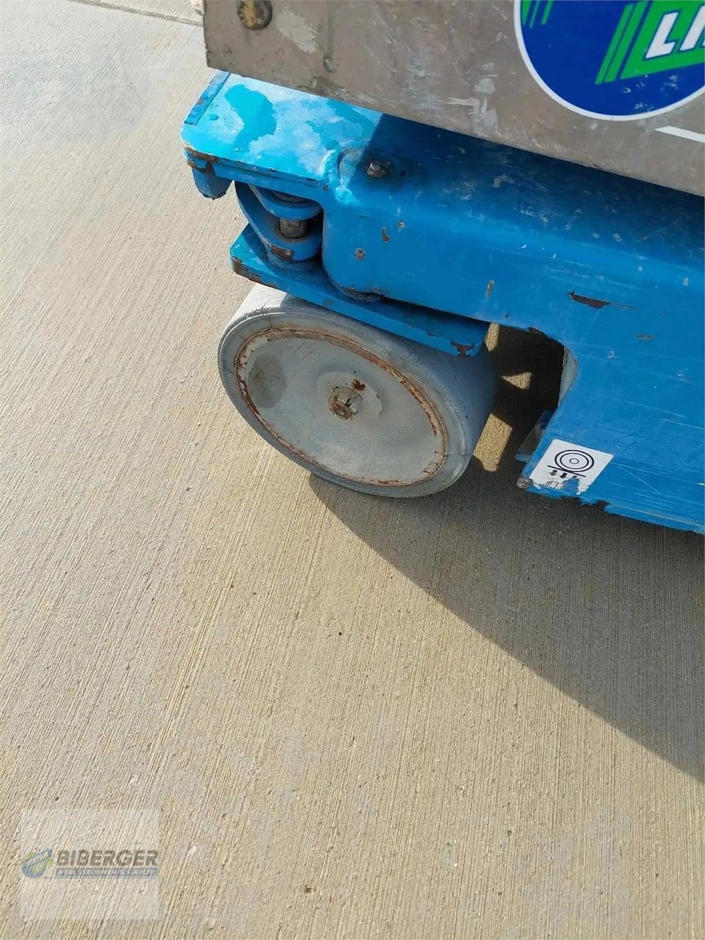 Arbeitsbühne от тип Genie GR 12, Gebrauchtmaschine в Schierling (Снимка 8)