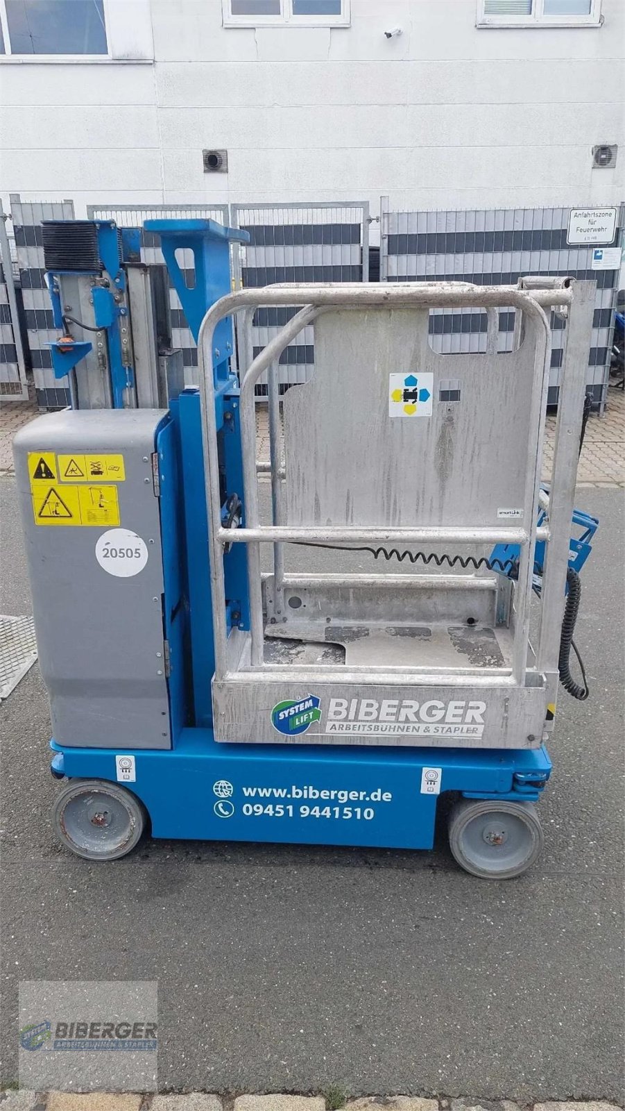 Arbeitsbühne от тип Genie GR 12, Gebrauchtmaschine в Schierling (Снимка 1)