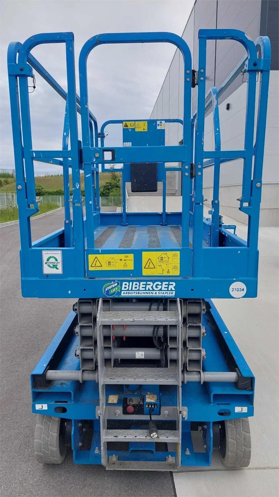 Arbeitsbühne Türe ait Genie GS 2646, Gebrauchtmaschine içinde Schierling (resim 3)