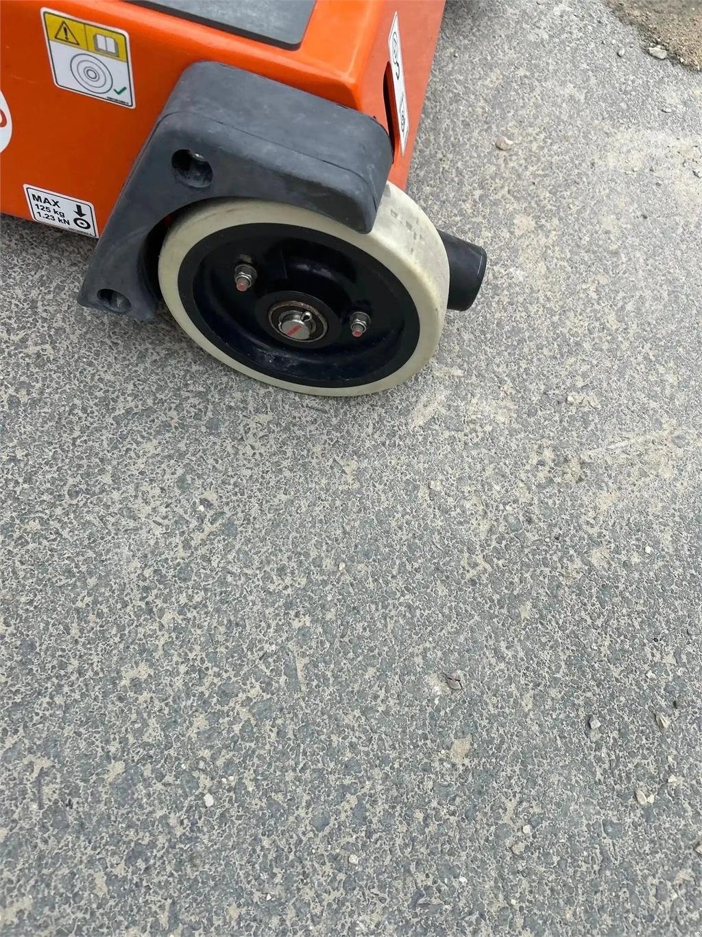 Arbeitsbühne типа JLG Pecolift, Gebrauchtmaschine в Schierling (Фотография 7)