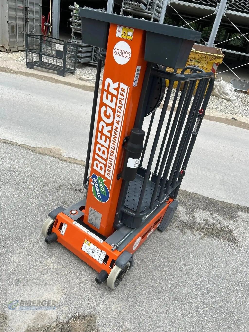 Arbeitsbühne Türe ait JLG Pecolift, Gebrauchtmaschine içinde Schierling (resim 3)