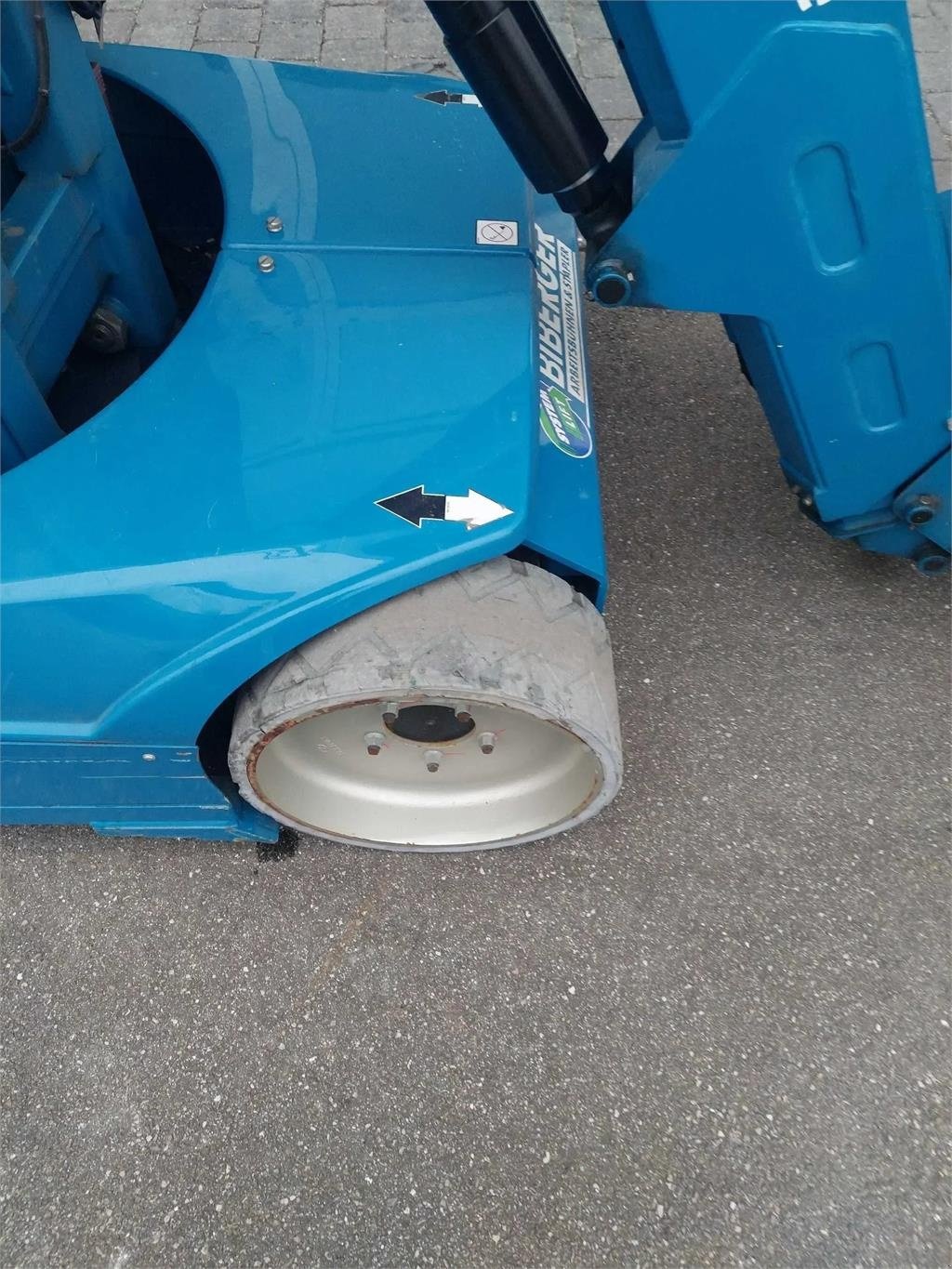 Arbeitsbühne Türe ait JLG Toucan 12E+, Gebrauchtmaschine içinde Schierling (resim 7)