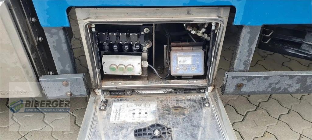 Arbeitsbühne типа Meusburger 3-Achs Sattel Heckabsenker, Gebrauchtmaschine в Schierling (Фотография 20)