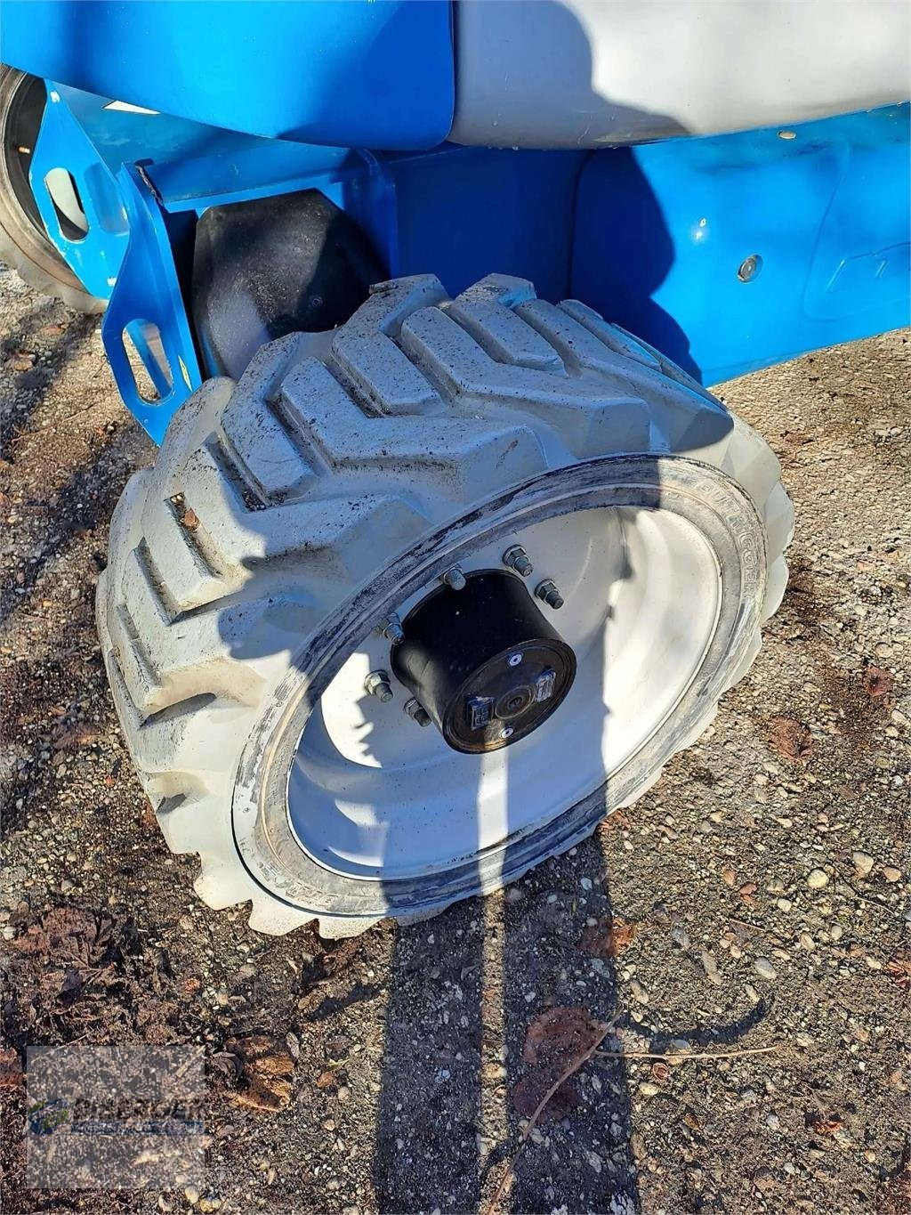 Arbeitsbühne van het type Niftylift HR 28 Hybrid 4x4, Gebrauchtmaschine in Schierling (Foto 8)