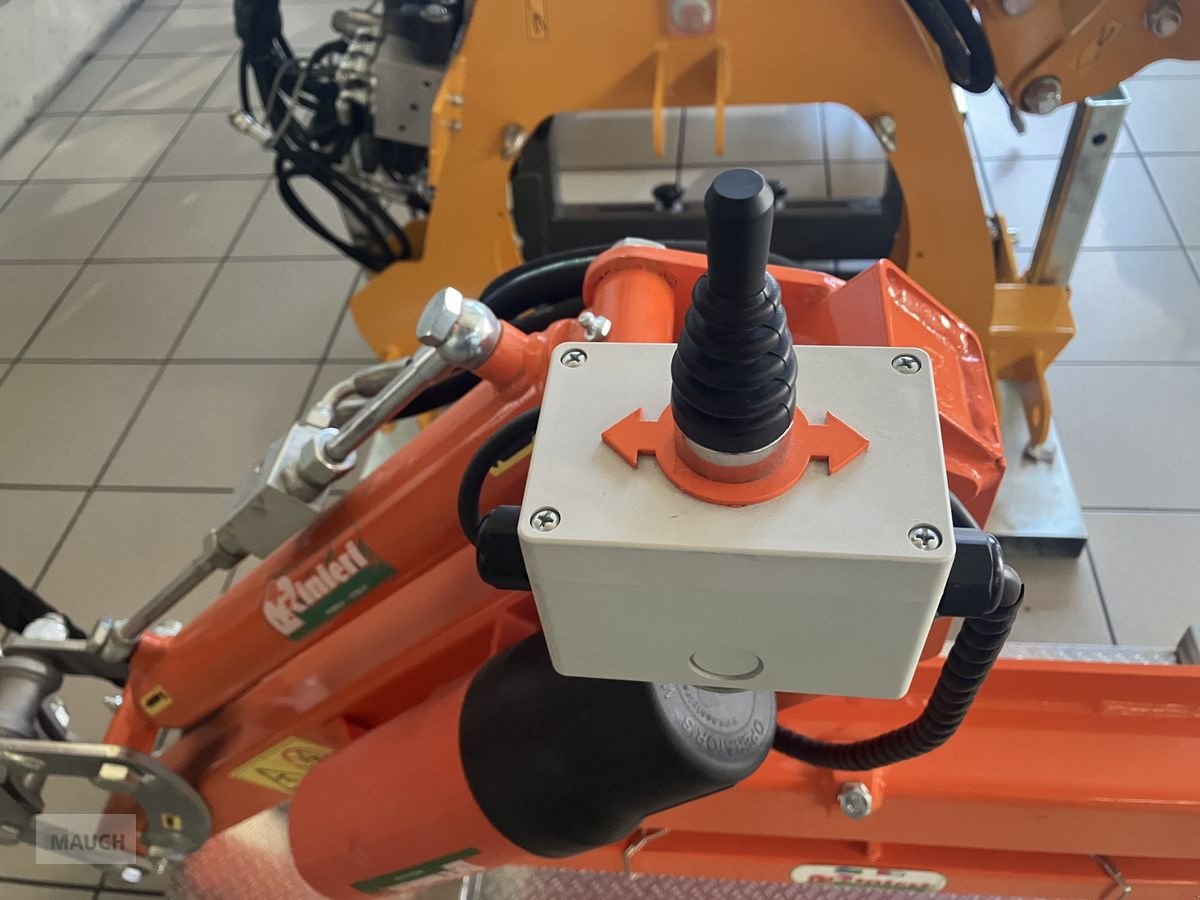 Astschere des Typs Sonstige Heckenschere für Hoflader, Neumaschine in Burgkirchen (Bild 2)