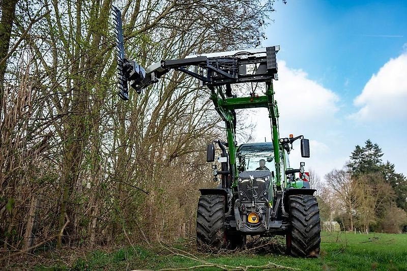 Astschere des Typs Sonstige Hydraulische Heckenschere Euro-Aufnahme Astschere Baumsäge Lader, Gebrauchtmaschine in Schmallenberg (Bild 4)