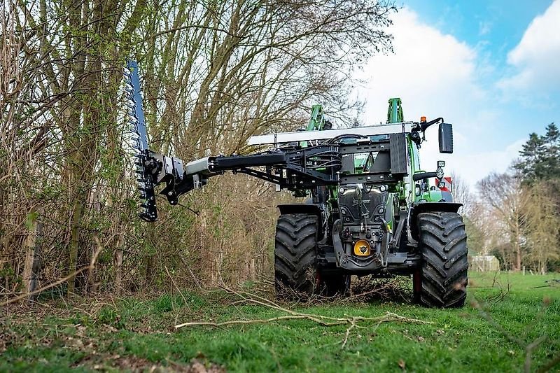 Astschere des Typs Sonstige Hydraulische Heckenschere Euro-Aufnahme Astschere Baumsäge Lader, Gebrauchtmaschine in Schmallenberg (Bild 2)