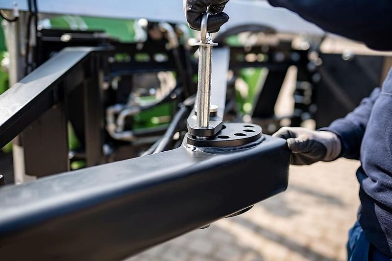 Astschere des Typs Sonstige Hydraulische Heckenschere Euro-Aufnahme Astschere Baumsäge Lader, Gebrauchtmaschine in Schmallenberg (Bild 10)