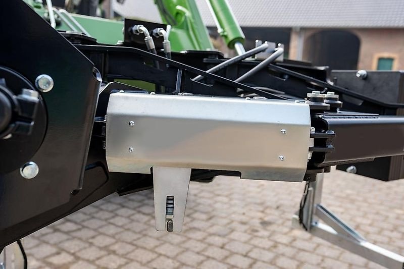 Astschere des Typs Sonstige Hydraulische Heckenschere Euro-Aufnahme Astschere Baumsäge Lader, Gebrauchtmaschine in Schmallenberg (Bild 11)