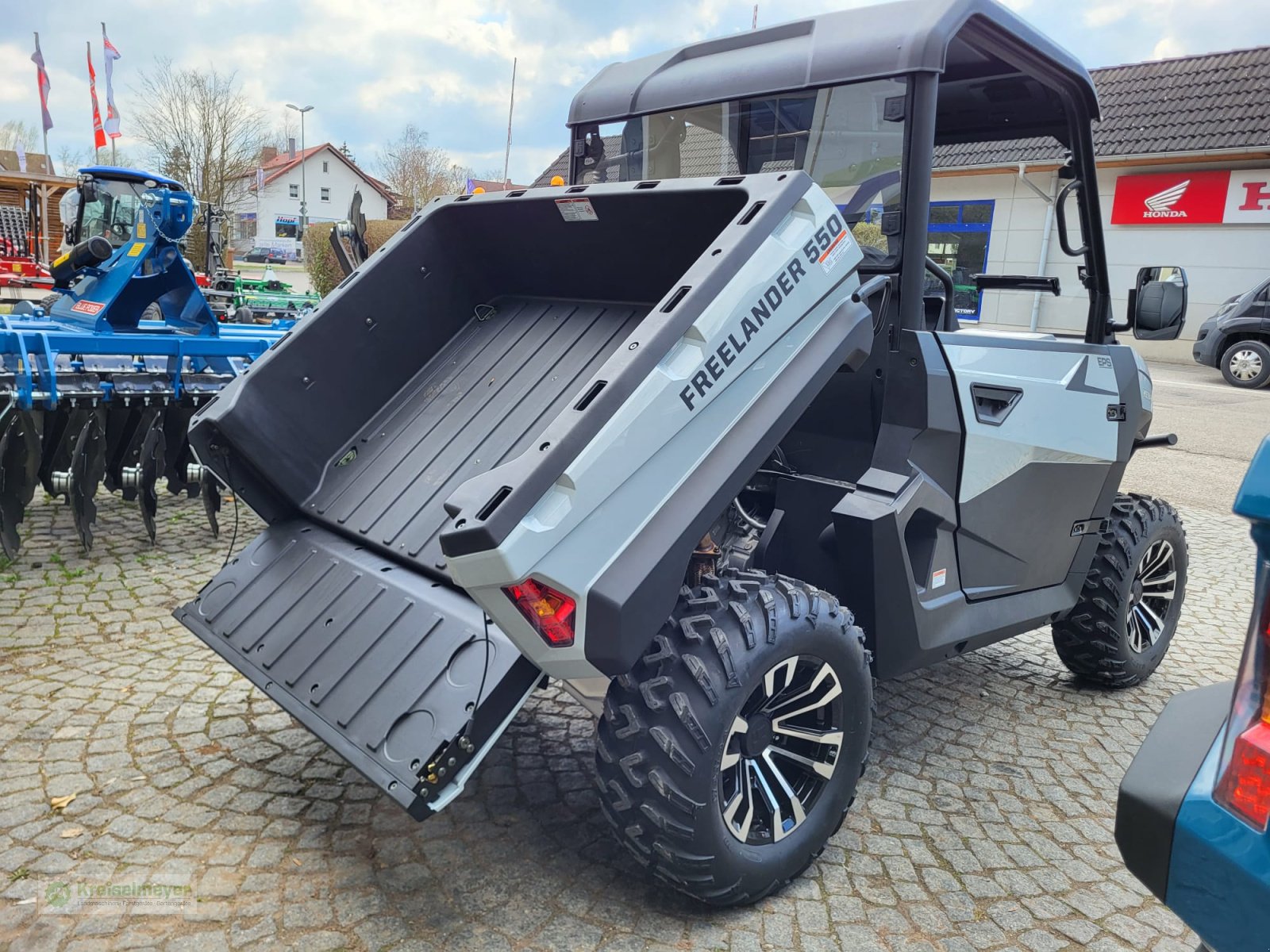 ATV & Quad des Typs Hisun Freelander 550 + 1400kg Anhängelast + StVZO Zulassung + Teilkabine + LCD 10" Displays Kamera UTV, Neumaschine in Feuchtwangen (Bild 7)