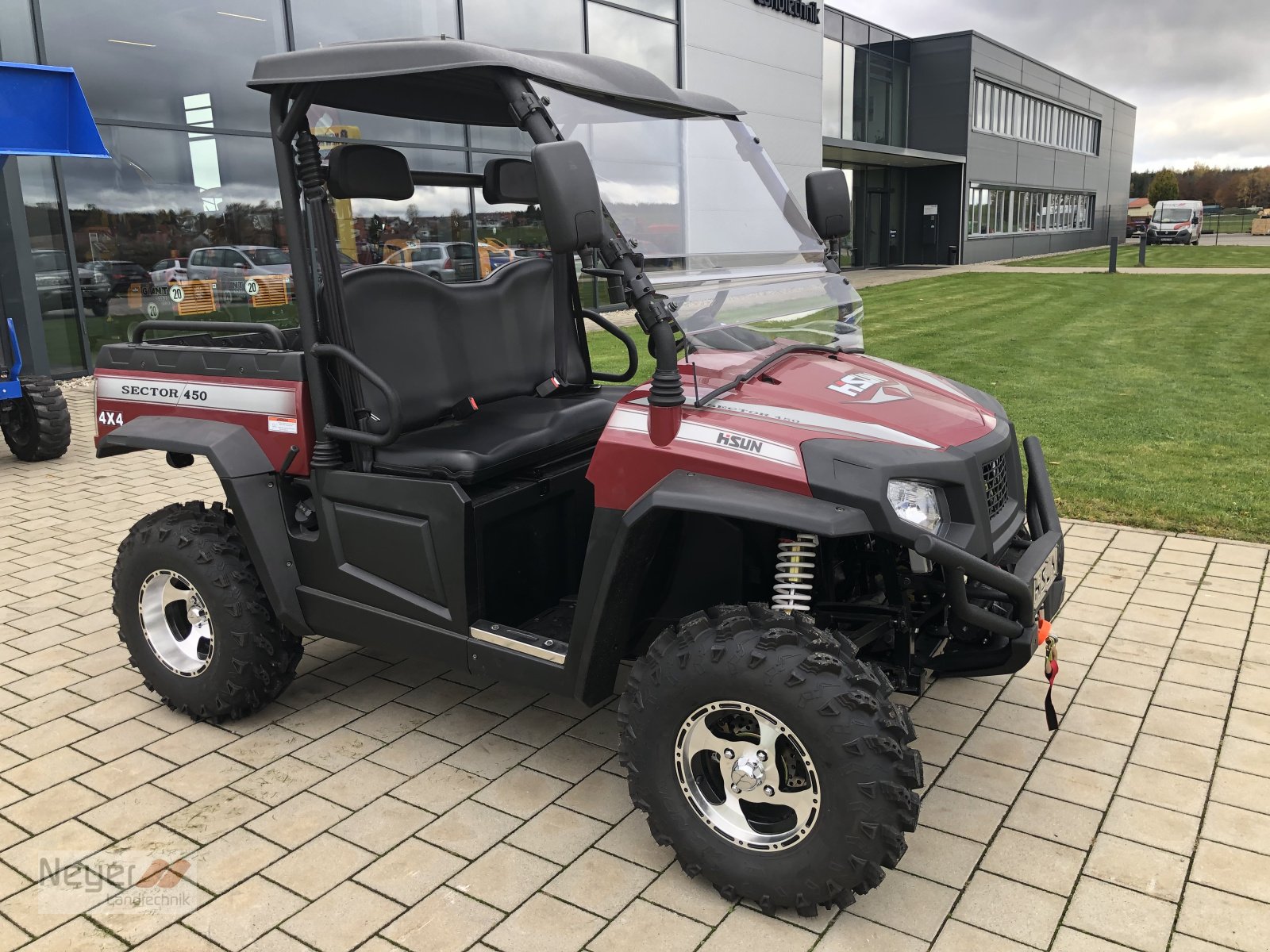 ATV & Quad des Typs Hisun Sector 450, Neumaschine in Bad Waldsee Mennisweiler (Bild 2)
