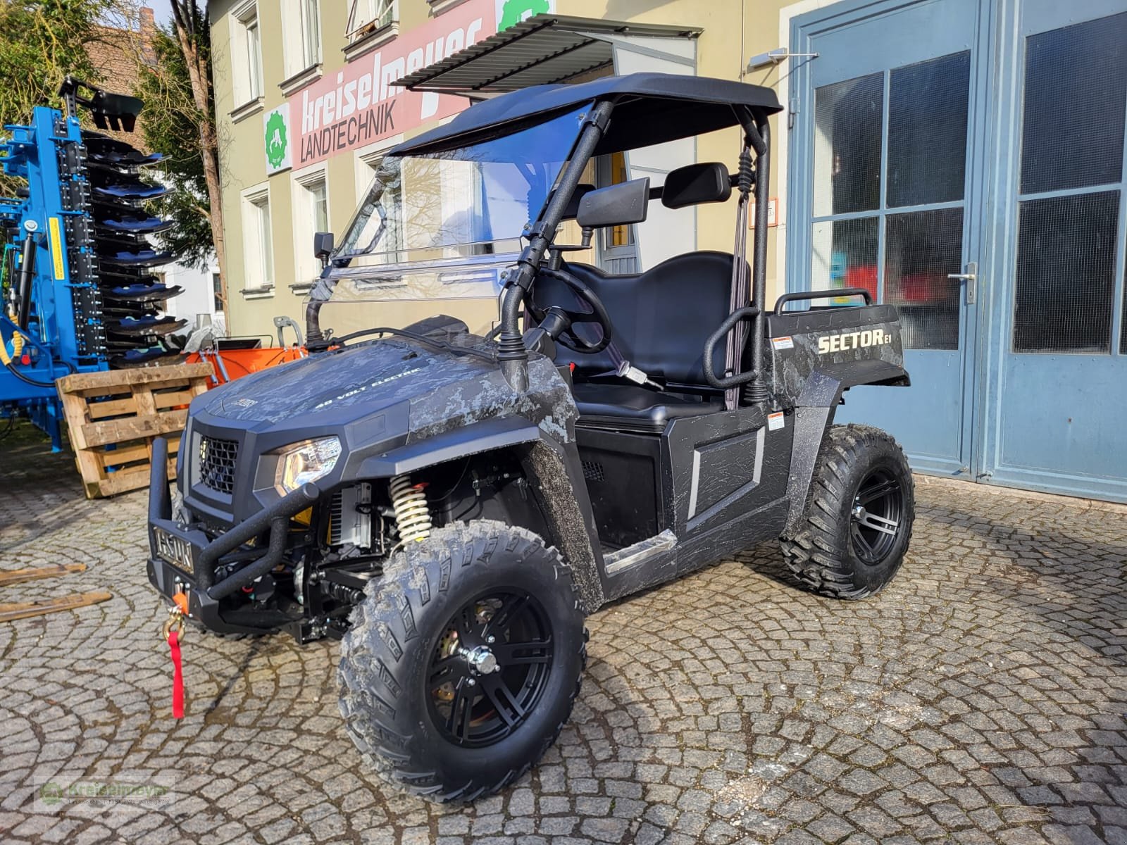 ATV & Quad des Typs Hisun Sector E1 Elektro UTV Allrad + StVZO Zulassung L7e + Dark Camouflage, Neumaschine in Feuchtwangen (Bild 1)
