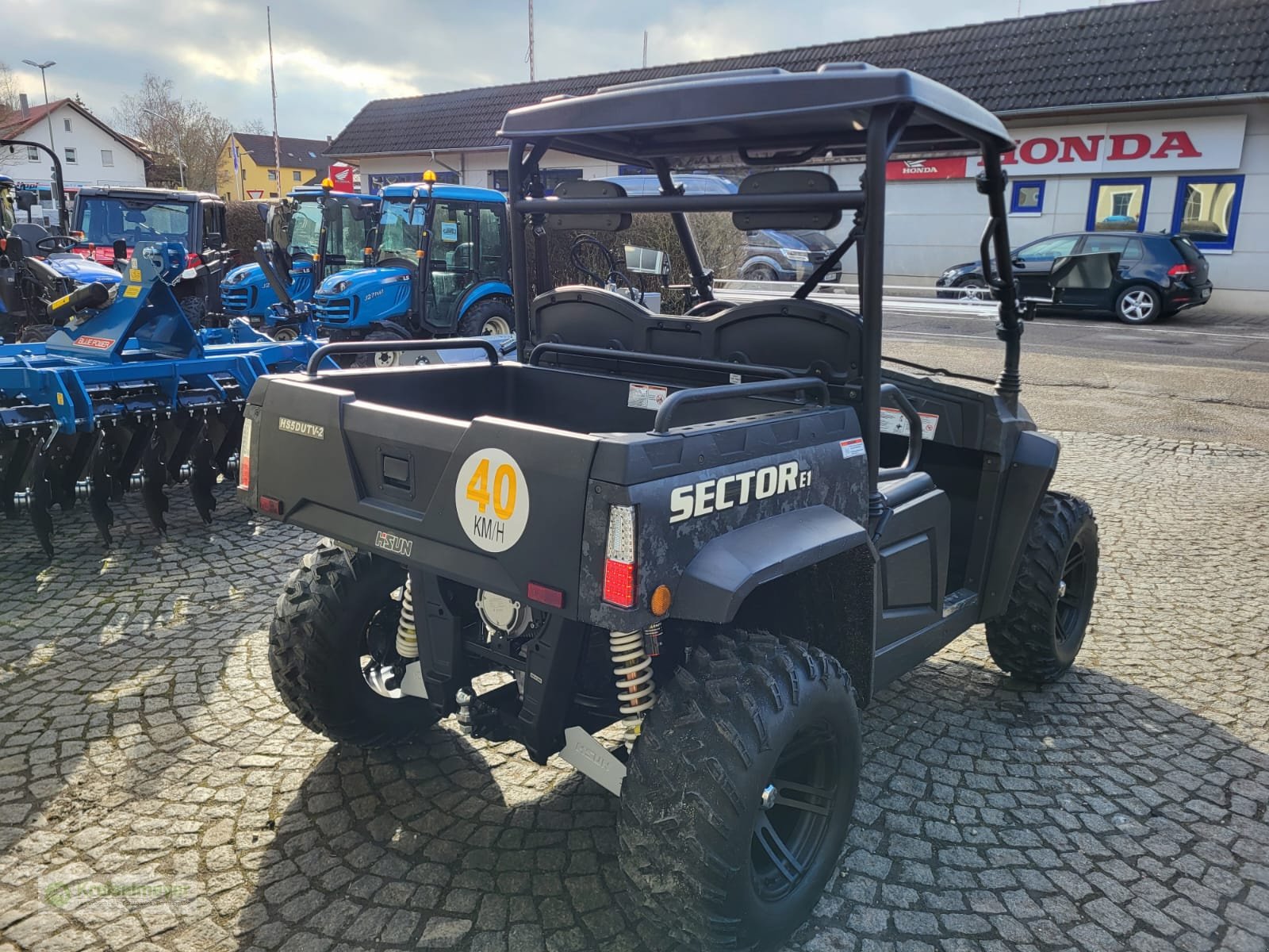 ATV & Quad des Typs Hisun Sector E1 Elektro UTV Allrad + StVZO Zulassung L7e + Dark Camouflage, Neumaschine in Feuchtwangen (Bild 3)